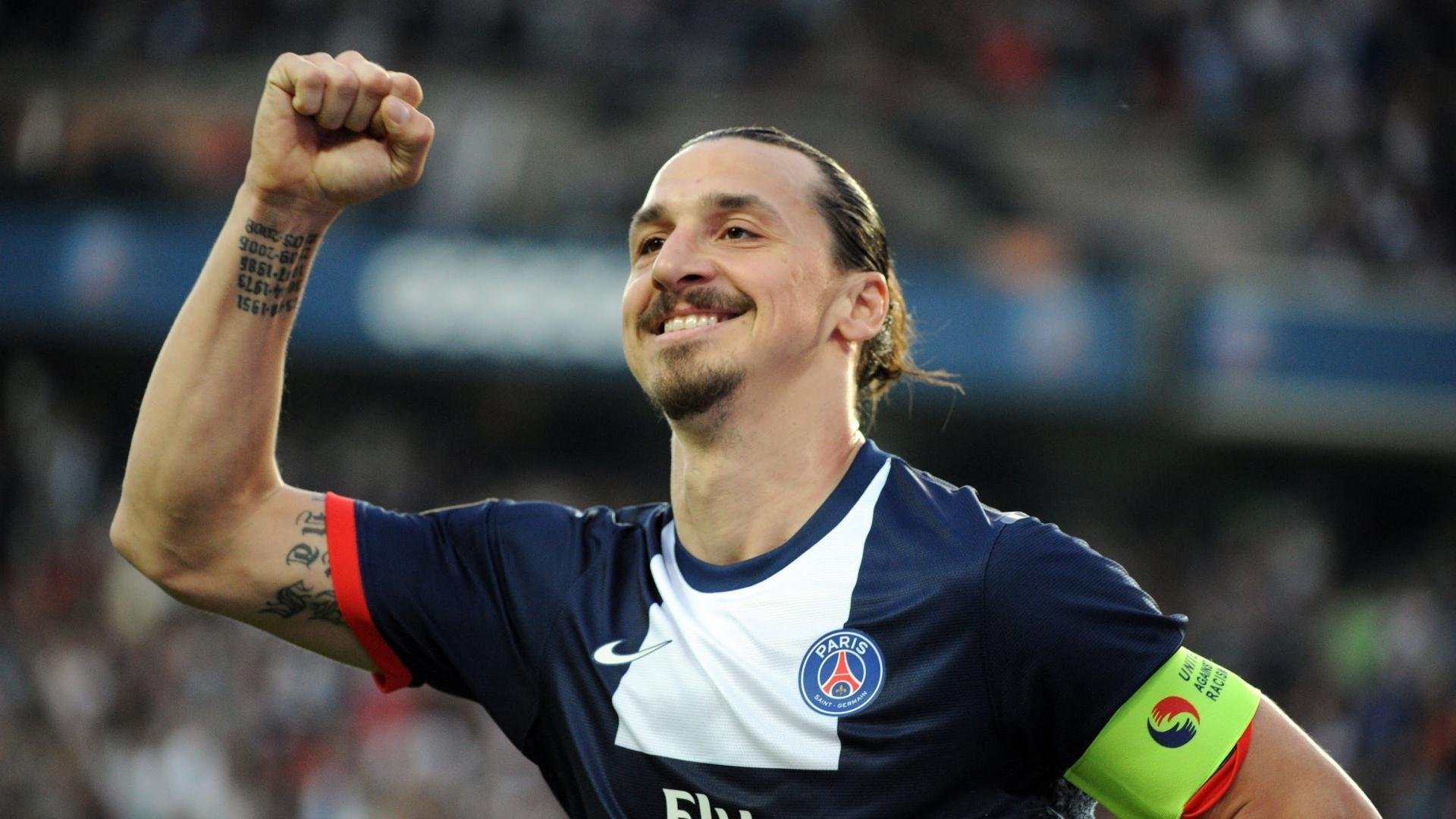 德甲著名教练换帅，战术调整引关注，德甲球员撞教练