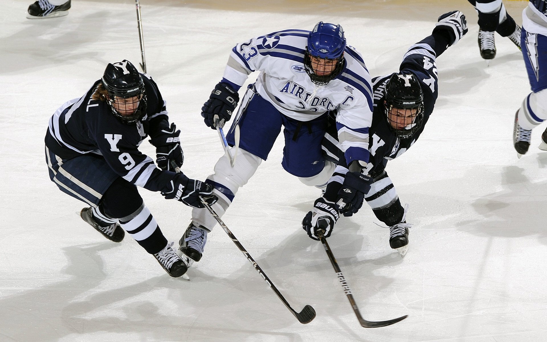 车载智能分析：提升比赛效率，车载智能终端是什么东西